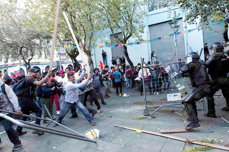 Más de 700 detenidos por protestas en Ecuador