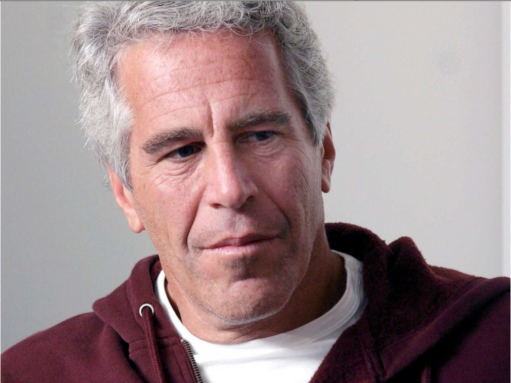 Investigan fallas de custodios del millonario Epstein antes del suicidio