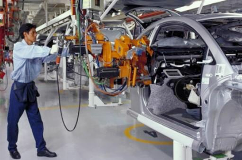 Anuncia China estímulos para su alicaída industria automotriz