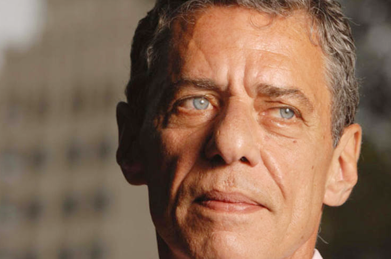 Chico Buarque expresa apoyo a Lula con partido de futbol