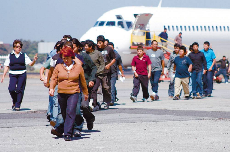 EUA separa a seis mil familias migrantes sin documentos