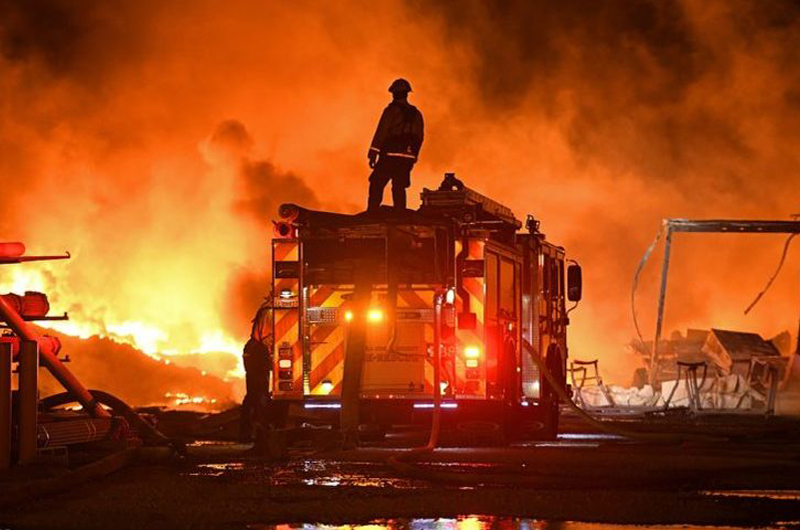 Incendios en California siguen fuera de control