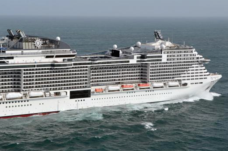 Sanidad Internacional revisa a pasajeros del crucero Meraviglia
