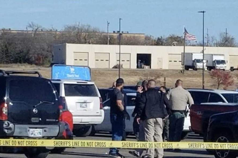 Mueren tres en tiroteo en Walmart de Oklahoma