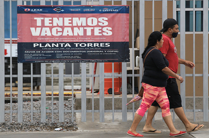 México crea 175 mil 874 empleos en febrero y suma 287 mil 573 en el año