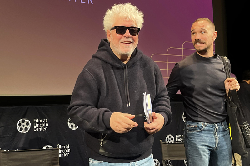 Almodóvar da una lección de “empatía” en EE.UU. y advierte contra la “ultraderecha”