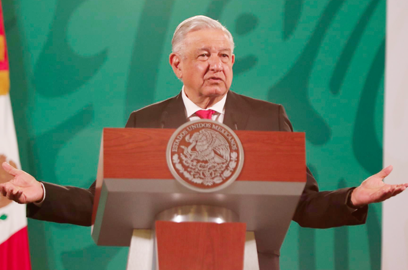 Vargas Llosa moderó su discurso en última visita a México, dice López Obrador