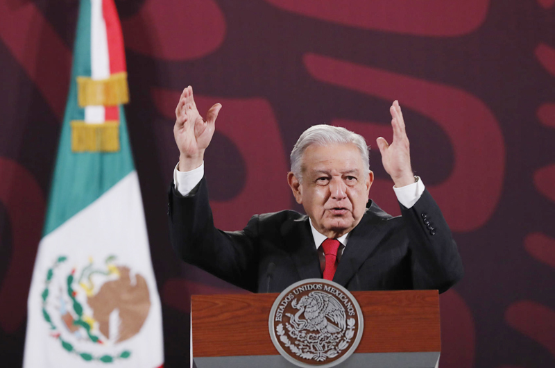López Obrador califica de “politiquería” el campamento militar de Texas en la frontera