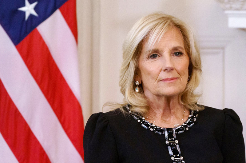 Jill Biden dice que la edad de su esposo es una “ventaja” porque tiene experiencia