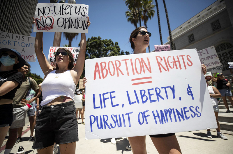 Más mujeres se suicidan cuando se restringe el aborto en EE.UU., dice estudio 