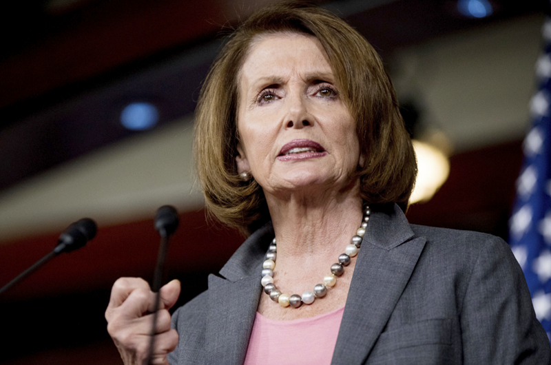 Pelosi dice que discurso de Trump fue “un reality show” 