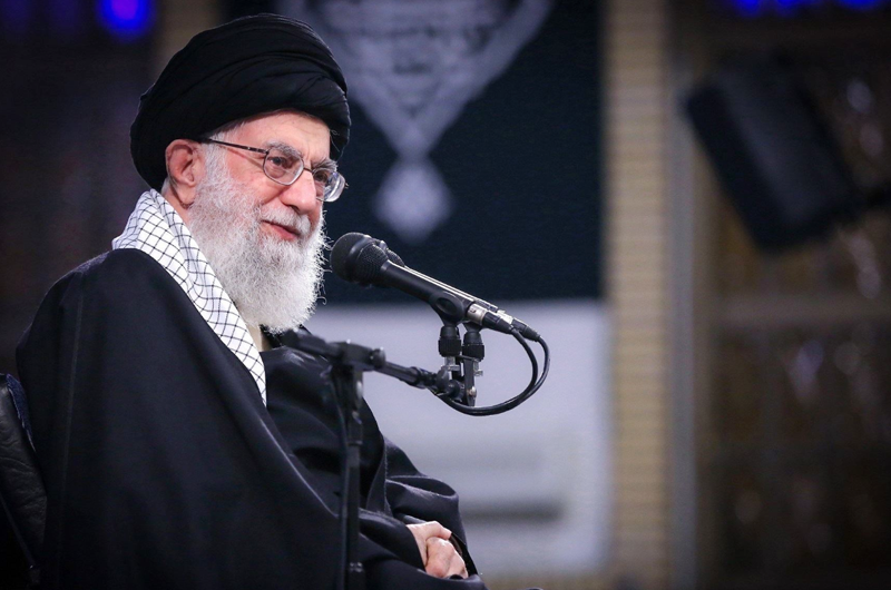Si Irán decidiera tener armas nucleares, EUA no podrá evitarlo: Jamenei