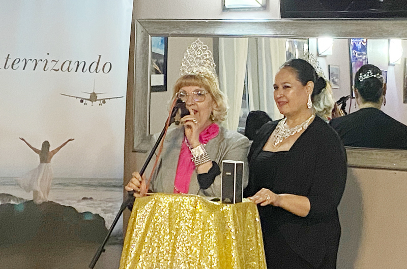 Pily Coblentz y Linda Calderón... Libros y abrazos en favor de la cultura