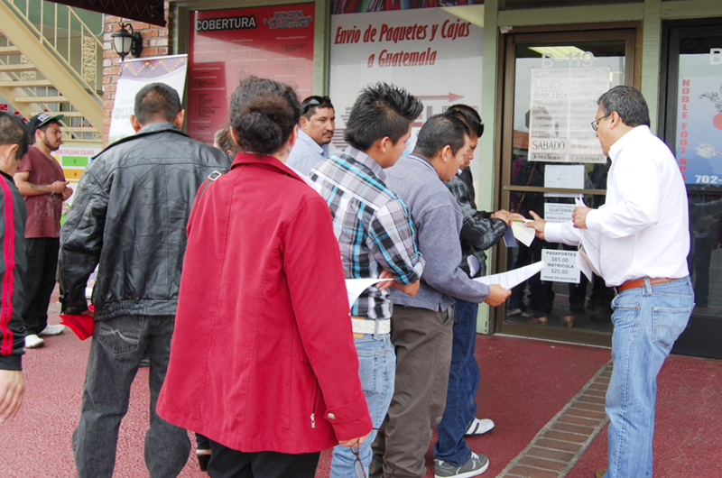 Guatemaltecos de LV requieren oficina consular y recuerdan sus raíces