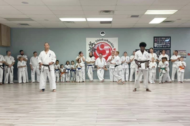 Goza el shinkyokushinkai de buena salud en el valle