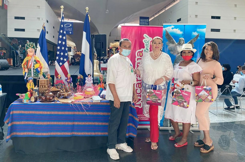 Mes de la Herencia Hispana: En el Boulevard Mall... se desbordó la cultura