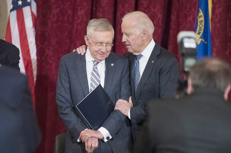 Asistirá el presidente Biden a servicios fúnebres del ex senador Harry Reid