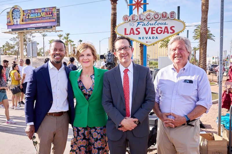 Resaltan colores mexicanos en el letrero ‘Welcome to Fabulous Las Vegas’