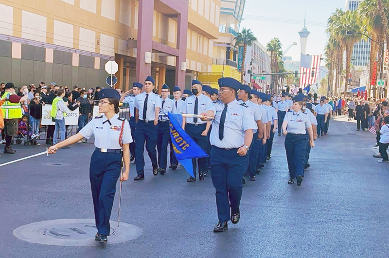 Por su valor y entrega... Las Vegas rinde homenaje a los veteranos