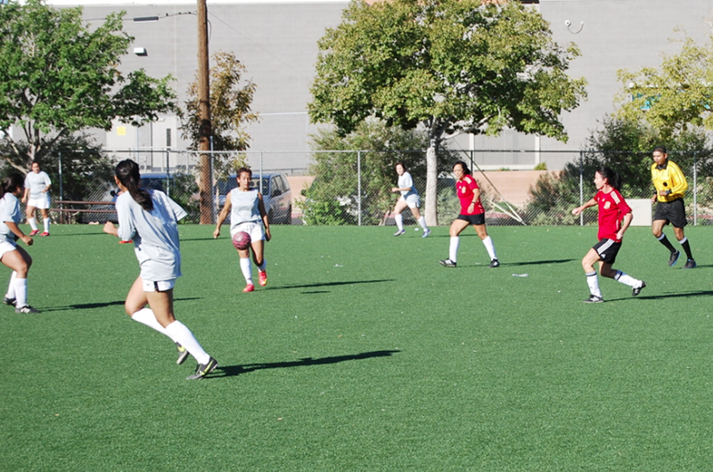 Escuela Latinoamericana de Fútbol a favor de torneos femeninos 11 contra 11