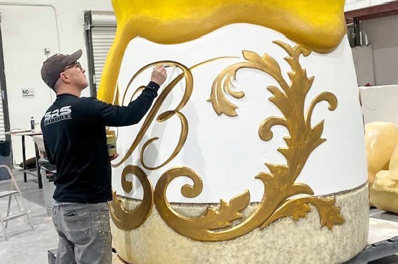 Pintor, grabador, Wilson Posada... Artista de los pies a la cabeza