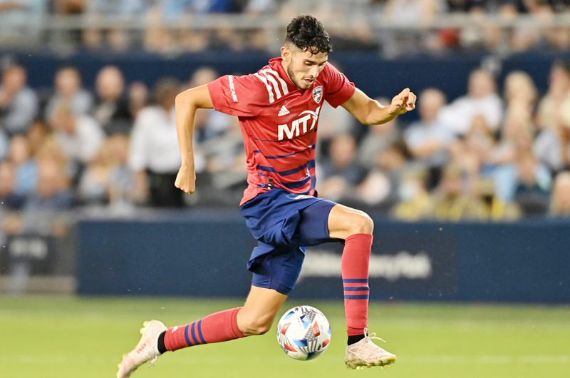 El mexicano estadounidense Pepi... Jugador Joven del Año en la MLS