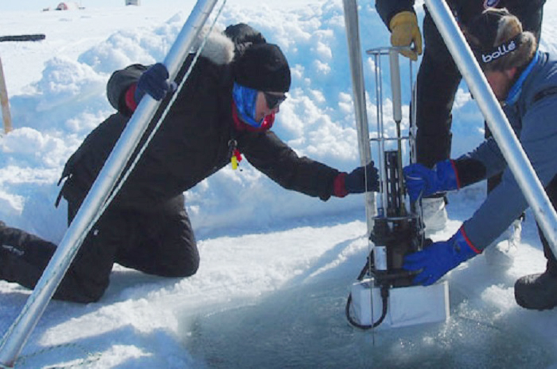 Mexicano desarrolla sensor en robots para detectar cuerpos de hielo