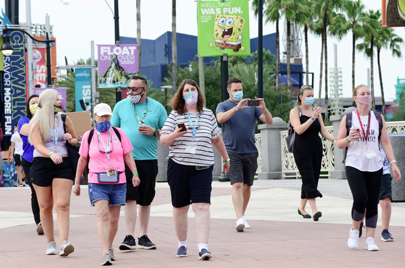 Disney restablece el uso de mascarillas en sus parques en Orlando