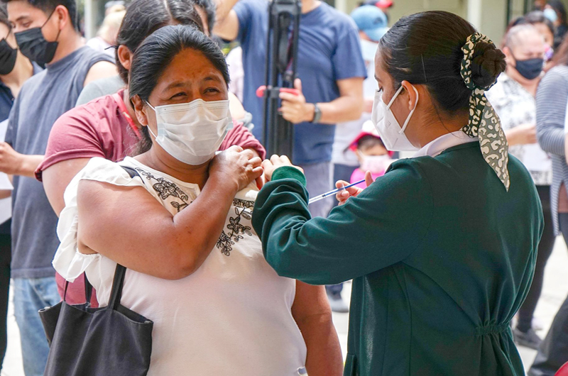 Organizaciones piden vacunas actualizadas para campaña invernal contra covid-19 en México