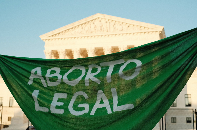 Y ahora la píldora abortiva: Cronología del ataque a los derechos reproductivos en EE.UU. 