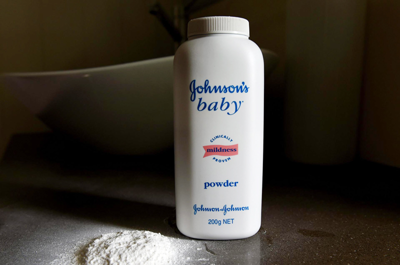 J&J ofrece pagar hasta 8.900 millones por demandas sobre polvos de talco 