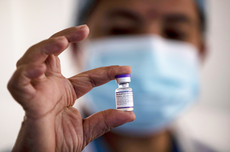 Órgano regulador mexicano pospone la aprobación para comercializar las vacunas anticovid 
