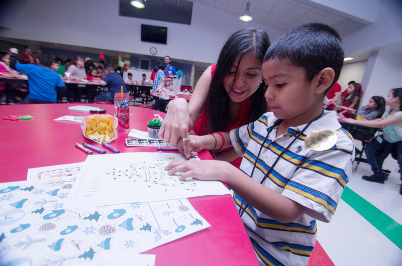 Niños latinos en estados con más leyes antiinmigrantes tienen peor salud, según estudio 