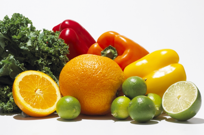 Recomiendan consumir alimentos con vitamina A y C en invierno