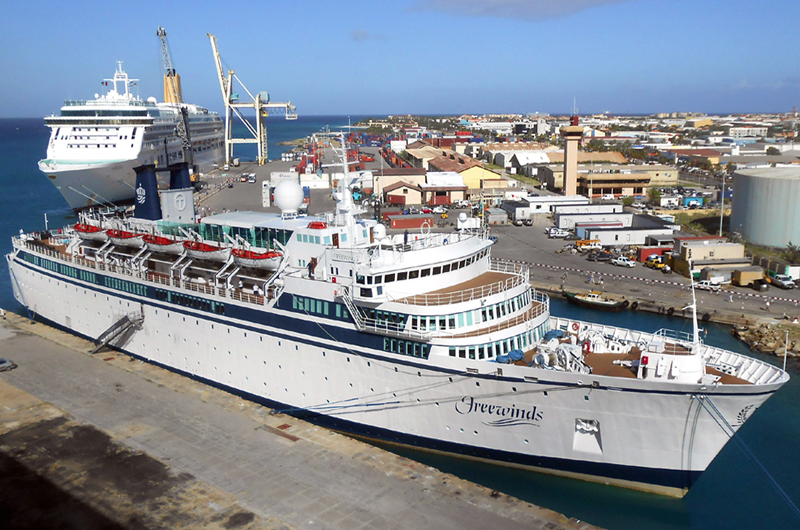 Barco de EUA en cuarentena en Santa Lucía por caso de sarampión