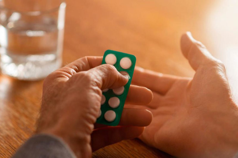 Aspirina podría reducir riesgo de infarto durante un duelo: estudio