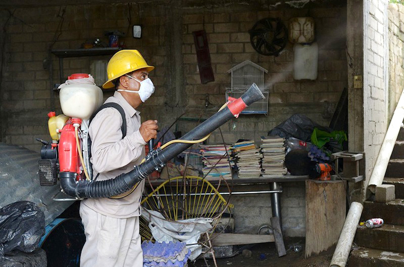 Campaña contra dengue, chikungunya y zika realizan en zonas de Colima