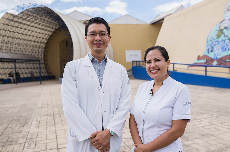 Doctor y enfermera cumplen sueño para contribuir a la salud del sur de México