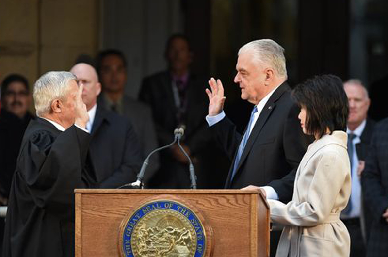 Fue juramentado el gobernador Steve Sisolak