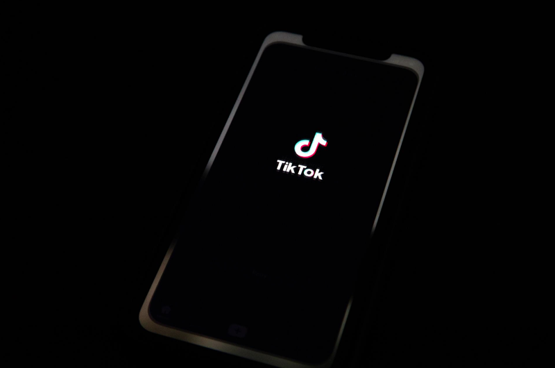 Senadores de EE.UU. piden investigar TikTok por presunto espionaje chino