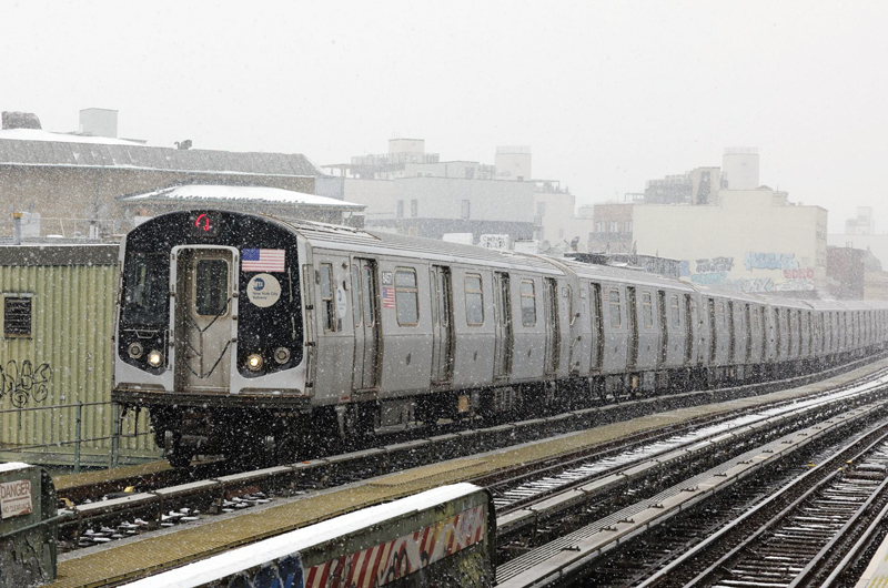 Nueva York pondrá en marcha un programa piloto para detectar armas en su metro