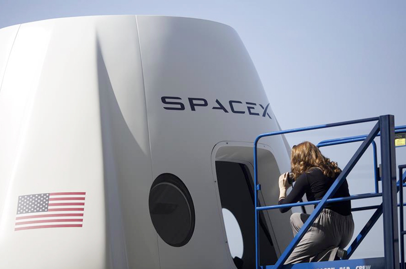 SpaceX, lista para lanzar otros 60 satélites Starlink tras posponer la misión