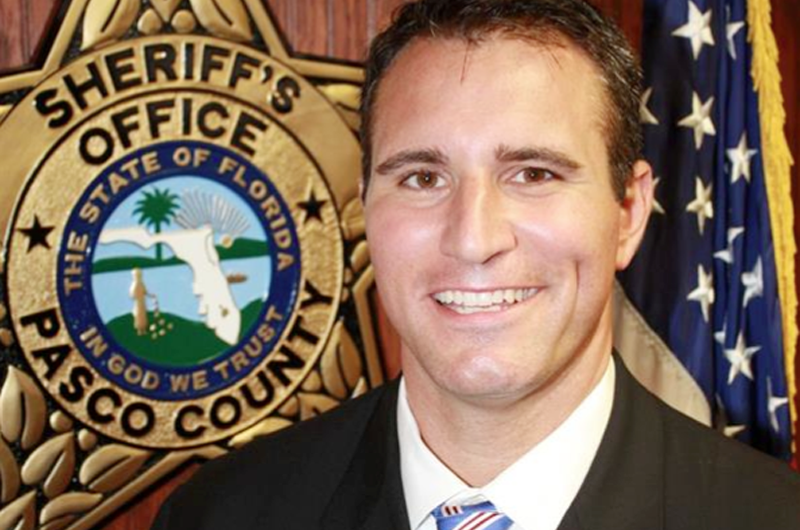 Demandan a alguacil de Florida por uso de sistema que predice futuros delitos