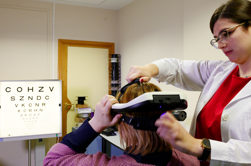 Crean simulador portátil para comprobar mejora de visión antes de cirugía