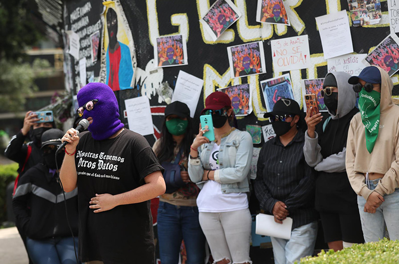Protestan en Ciudad de México por abuso policial a mujeres en centro del país