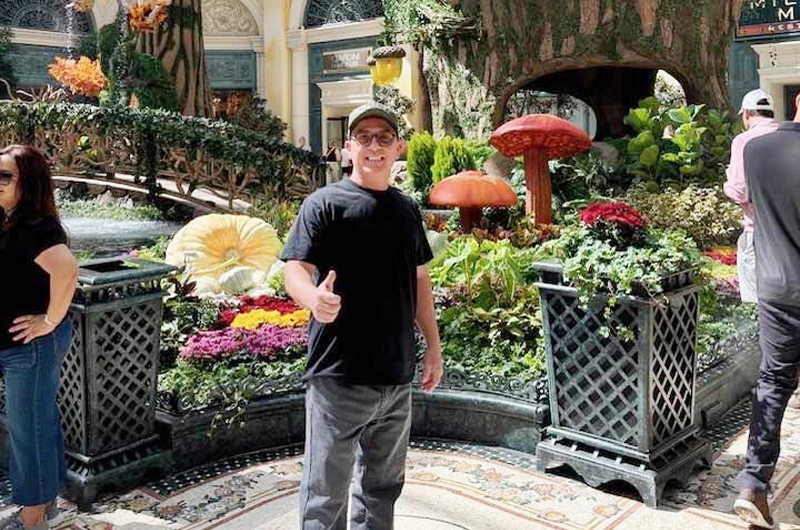 La ‘pesada’ mano de Wilson Posada resalta en el hermoso jardín del Bellagio