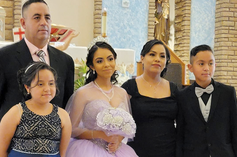 Quinceañera de Yaretzi Méndez... “Disfruta todo lo que la vida tiene para ti”