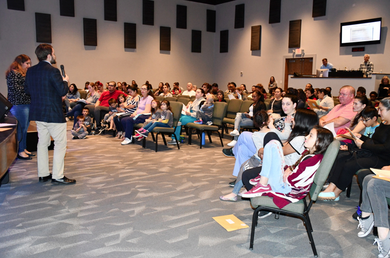 Escuela charter ofrece cupos para niños de Las Vegas