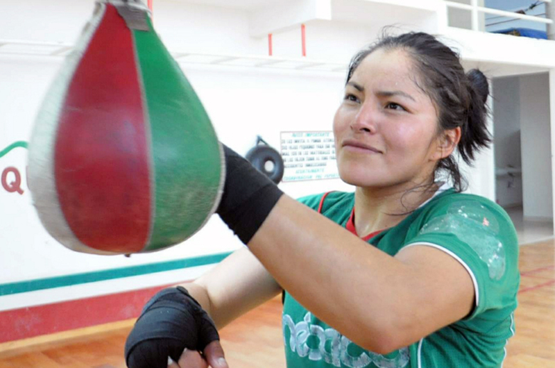 Con pelea inteligente boxeadora “Roca” Zamora buscará otro título