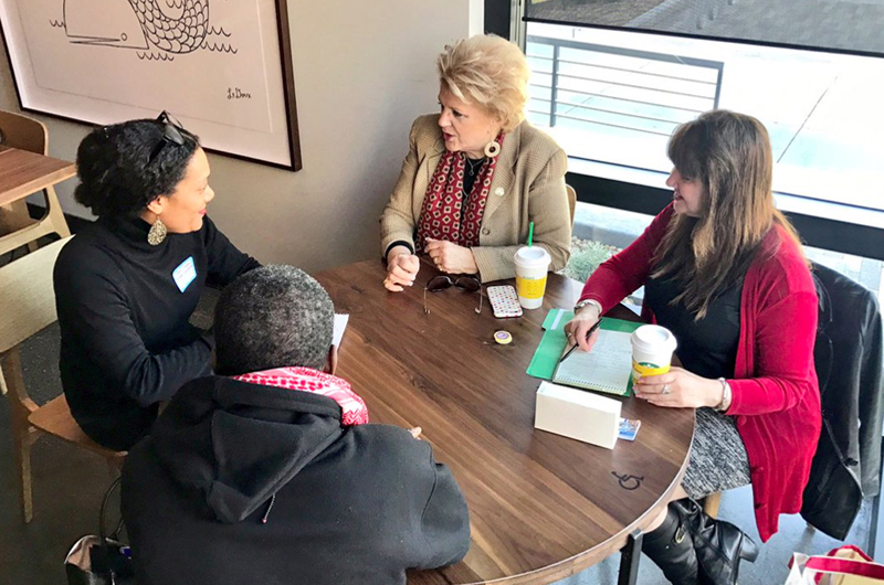 Se reunió la alcaldesa Carolyn Goodman con la comunidad local 